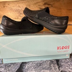 Klogs shoes! Size 6.5!